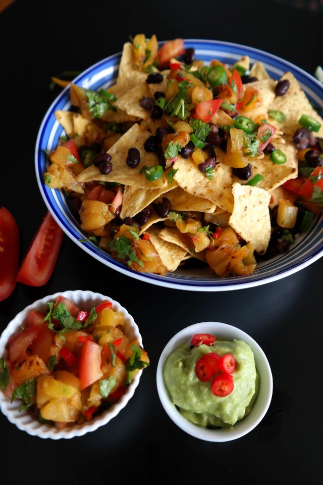 Nacho-Bowl mit Ananas-Salsa – Vegane Küche
