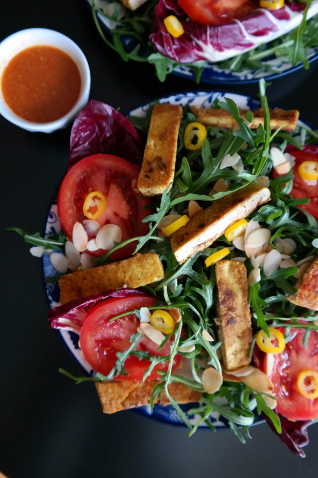 Salat mit gebratenem Tofu – Vegane Küche