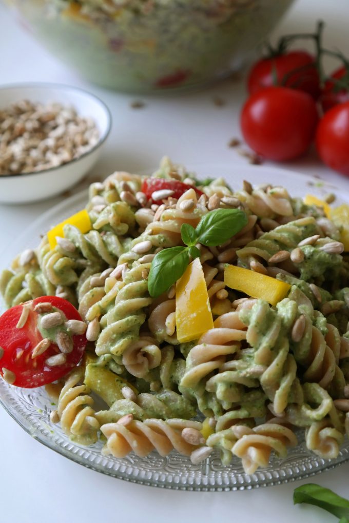 Nudelsalat mit Pesto &amp; Paprika – Vegane Küche