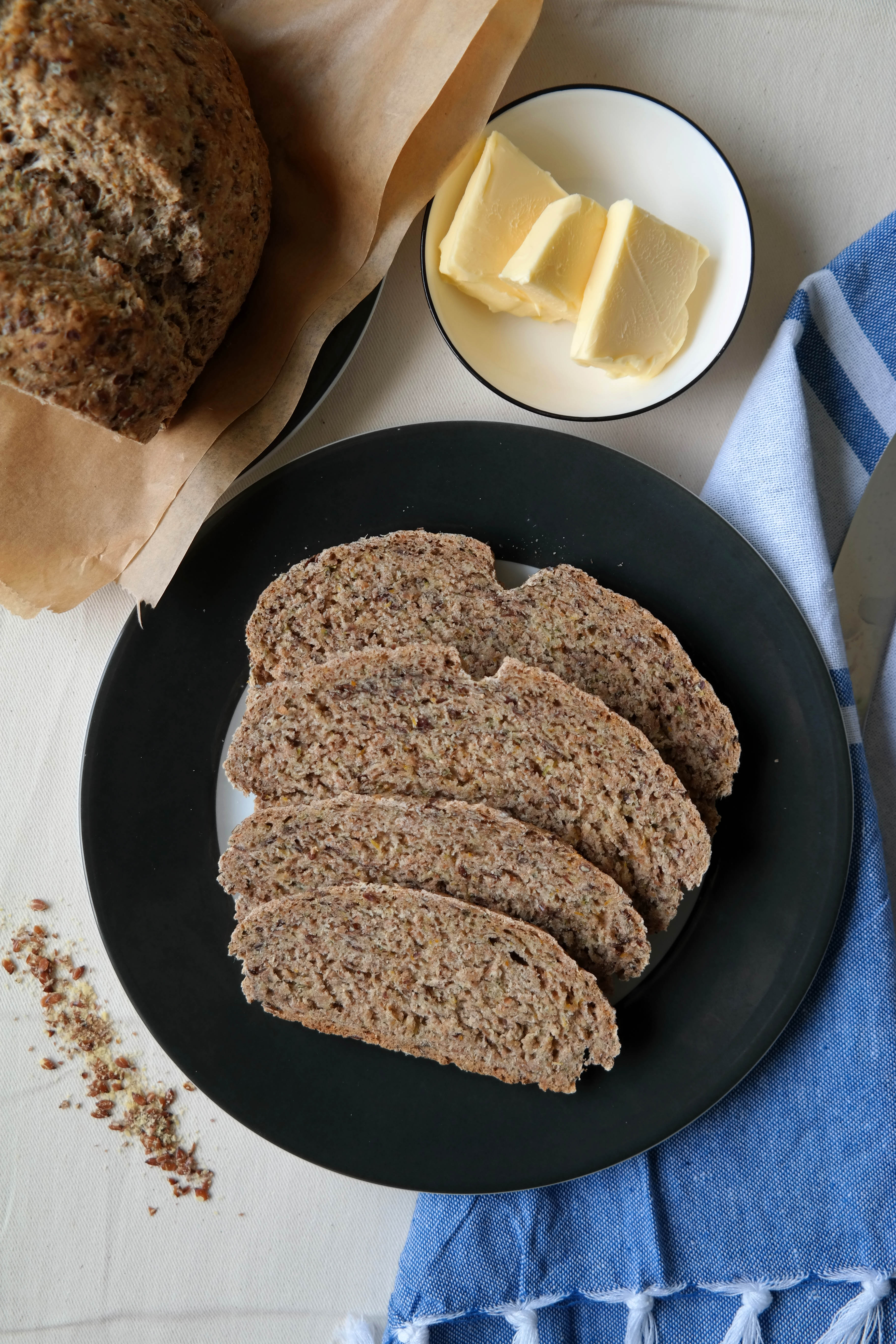 Rustikales Zucchini-Oregano Brot (Hefefrei!) – Vegane Küche