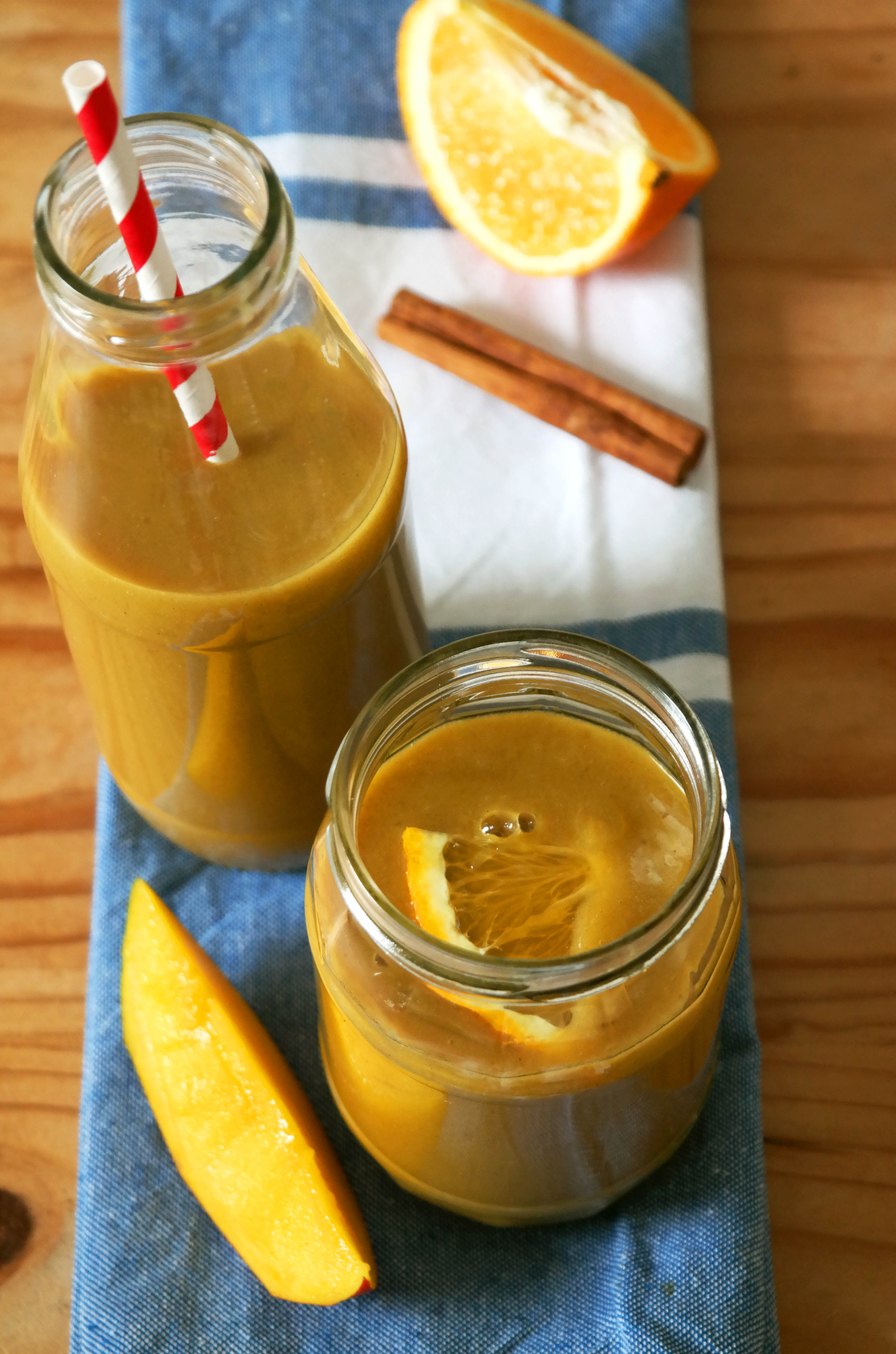 Würziger Mango-Orangen Smoothie mit Zimt & Kurkuma – Vegane Küche